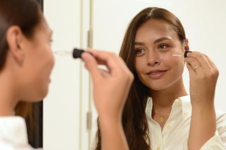 Jemnější než retinol. Jak bakuchiol pečuje o citlivou pleť