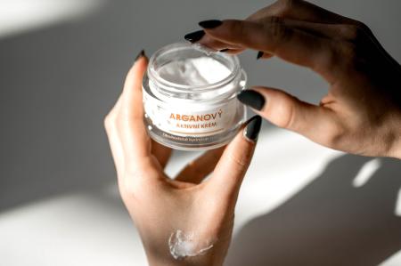 Přírodní péče o pleť a vlasy v létě Přírodní péče o pleť a vlasy v létě